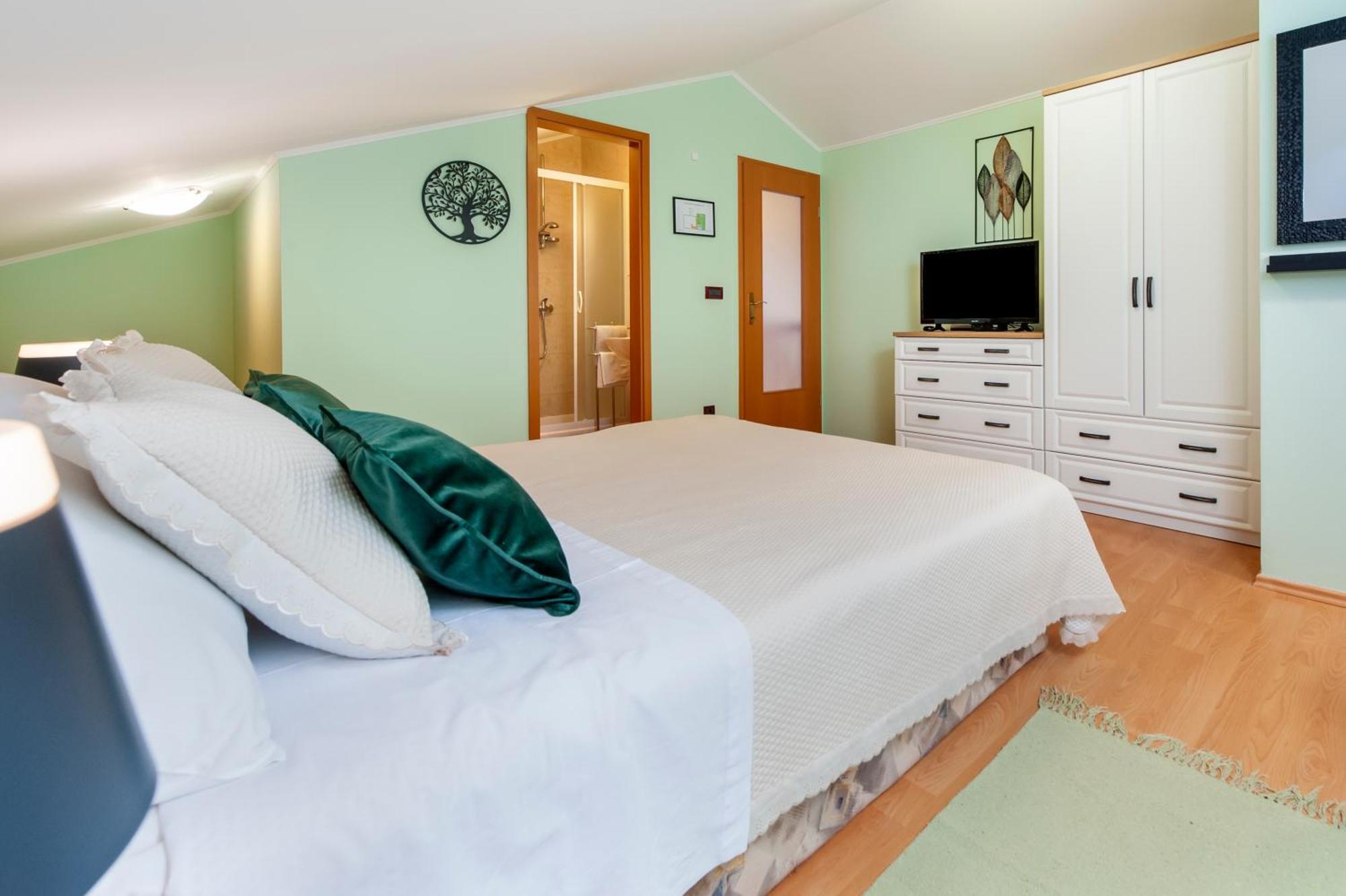 Olea Magica Apartments 로비니 외부 사진