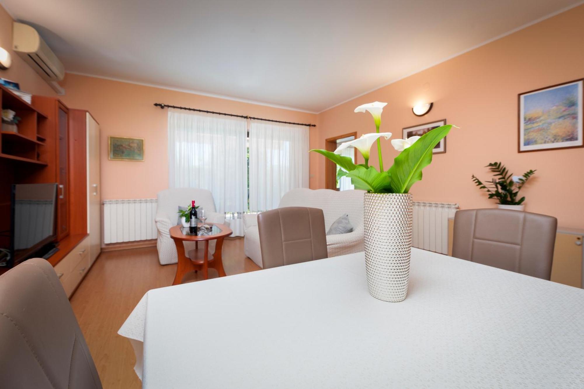 Olea Magica Apartments 로비니 외부 사진