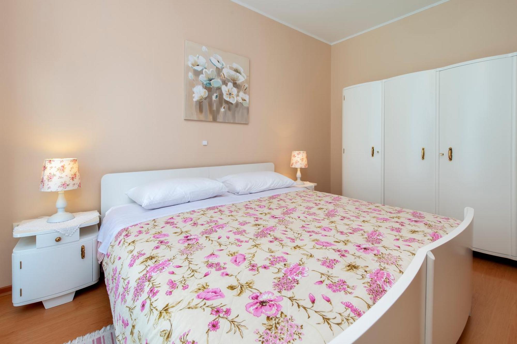 Olea Magica Apartments 로비니 외부 사진